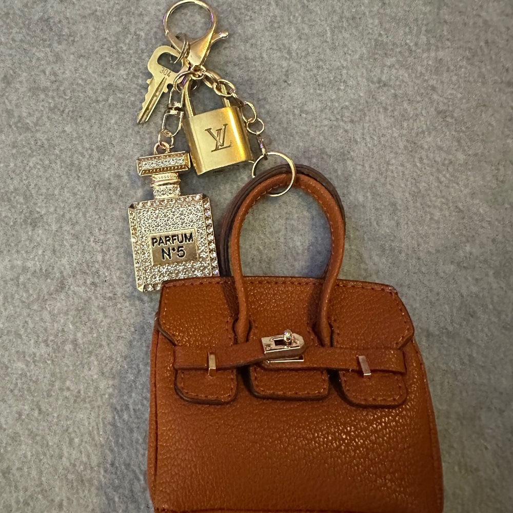 Bag Charm/Key Ring with Authentic Louis Vuitton Lock & Key - Picture 2 of 9